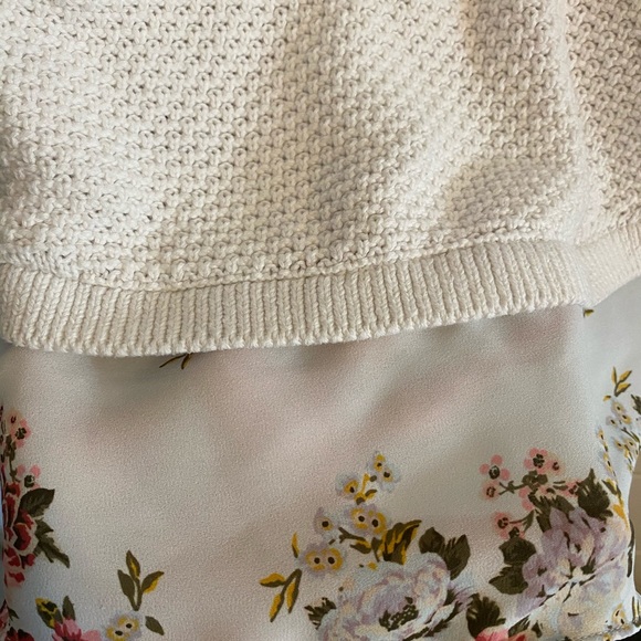 Sleeveless Sweater - Picture 3 of 3